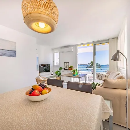 Beachfront Sivella Ii By Sealand Villa