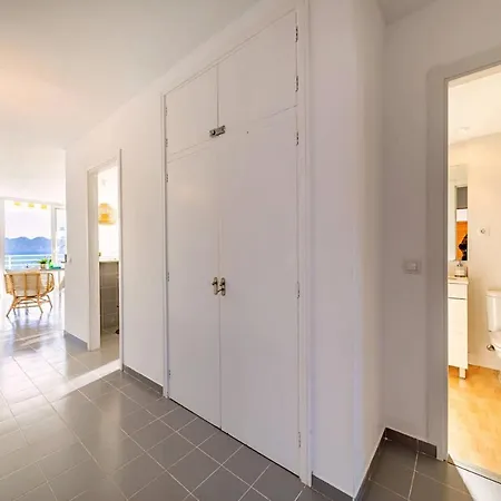 Beachfront Sivella Ii By Sealand Villa *