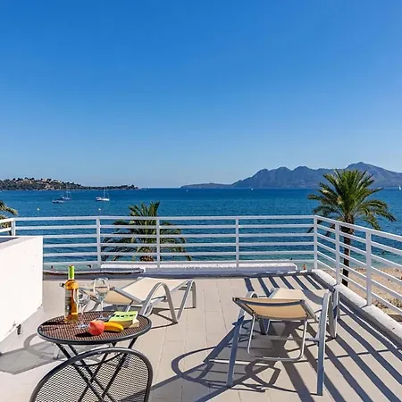 Beachfront Sivella Ii By Sealand Port de Pollença