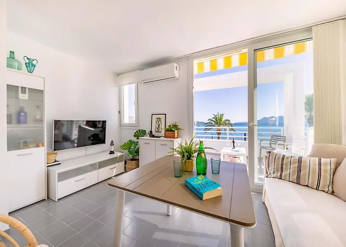 Beachfront Sivella Ii By Sealand