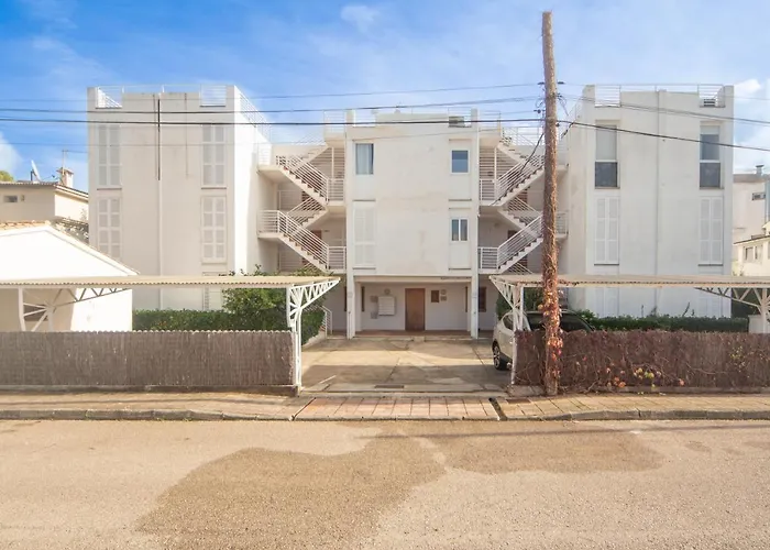Beachfront Sivella Ii By Sealand Puerto Pollensa